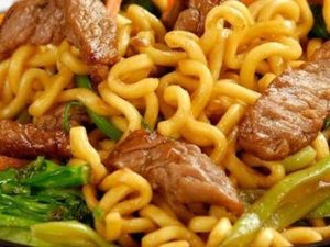 imagem do produto Yakisoba Carne Médio