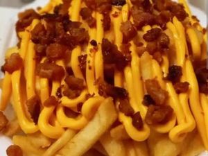 imagem do produto Batata frita c/ calabresa & bacon & queijo cheddar