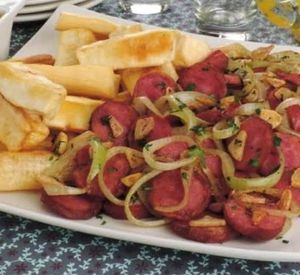 imagem do produto Calabresa acebolada com aipim frito