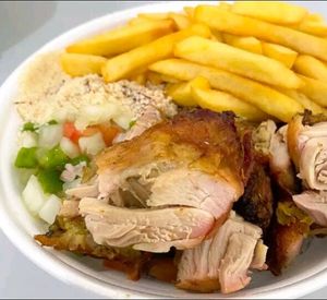 imagem do produto Sobrecoxa desossada na brasa c/ fritas ou salpicão