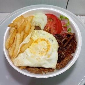 imagem do produto Bife a cavalo com fritas 