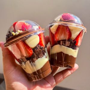 imagem do produto Copo brownie com morango