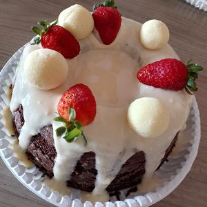 imagem do produto Bolo de chocolate com cobertura de leite ninho 