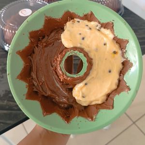 imagem do produto Brigadeiro com Maracujá - Bombom Gigante Misto 