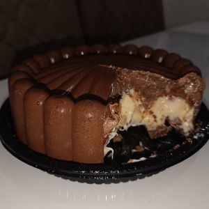 imagem do produto Ninho com Brigadeiro e Morango - Bolo