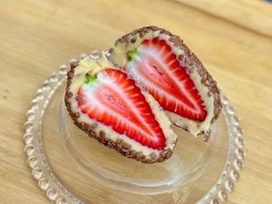 imagem do produto Coxinha de morango - Ninho com granulado ao leite