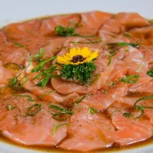 imagem do produto Carpaccio de salmão simples 20 lâminas 