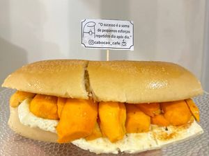 imagem do produto Pão com tucumã e queijo
