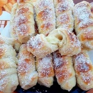 imagem do produto ENROLADINHO DE QUEIJO 