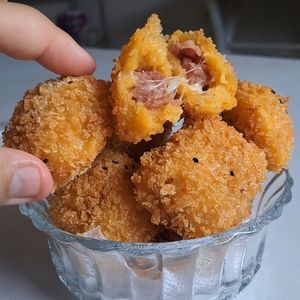 imagem do produto Porção Salgadinho de Calabresa com Queijo (10 un.)