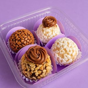 imagem do produto Caixa com 4 docinhos variados