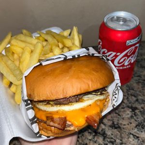 imagem do produto 1 Lanche Especial + 100g de Batata Frita + Refri Lata