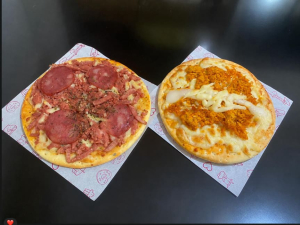 imagem do produto Combo  Mini Pizzas 1 Frango Com Catupiry + 1 Calabresa Com Mussarela