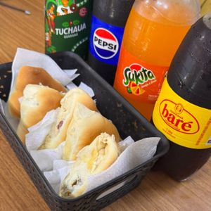 imagem do produto Combo 1 - 4 esfirra + refrigerante de 1L