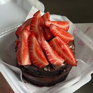 imagem do produto Brownie supreme com morangos 