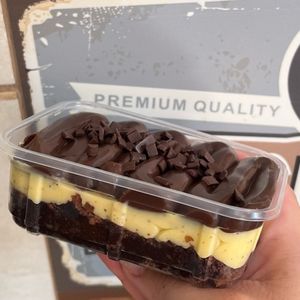 imagem do produto Marmitinha de brownie com maracujá trufado 