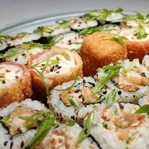 imagem do produto Comb. de 50 (sushi sai a 1.00R$)