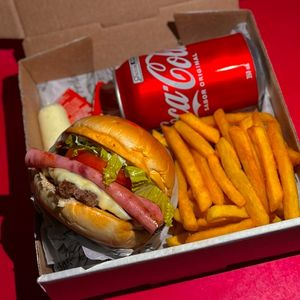 imagem do produto COMBO X-BURGER + BATATA + LATA 350ml