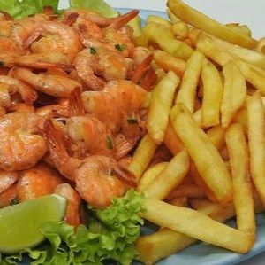 imagem do produto CAMARÃO ALHO E ÓLEO COM FRITAS