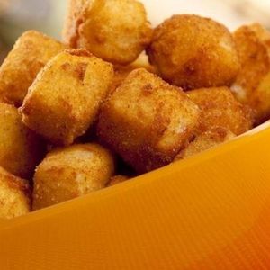imagem do produto QUEIJO EMPANADO COM FRITAS 