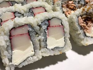 imagem do produto Uramaki de Kani - 5 peças