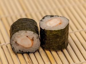 imagem do produto Hossomaki de camarão - 5 peças