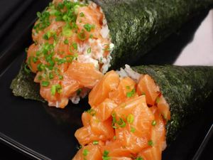 imagem do produto 2x Temaki de salmão