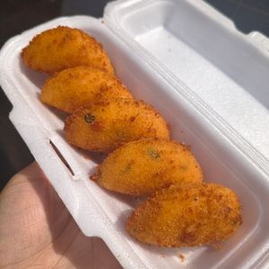 imagem do produto 05 Mini risoles