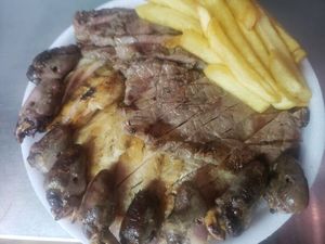 imagem do produto Trio de churrasco Misto (Carne+Frango+Coração)