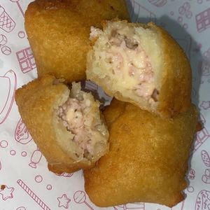 imagem do produto almofadinha de presunto e queijo