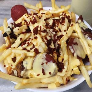imagem do produto FRITAS COM BACON, CREME DE CHEDDAR OU CREME MUSSARELA 
