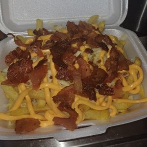 imagem do produto (BATATA MÉDIA )QUEIJO E BACON E 1 ACOMPANHAMENTO 