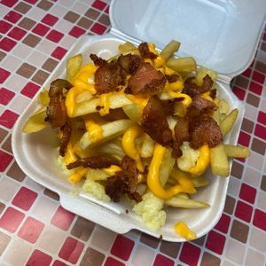 imagem do produto (BATATA PEQUENA ) QUEIJO E  BACON E 1 ACOMPANHAMENTO 