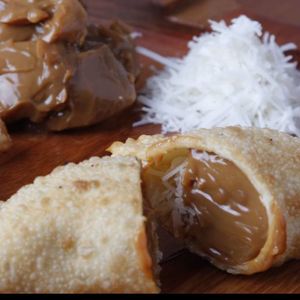 imagem do produto Pastel de doce de leite com coco