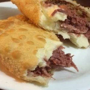 imagem do produto Pastel de cupim com queijo