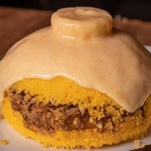 imagem do produto Cuscuz com charque , queijo, banana da terra e vinagrete