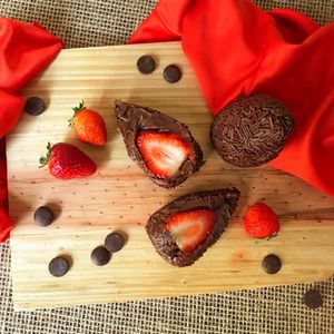 imagem do produto Coxinha de Brigadeiro com Morango 