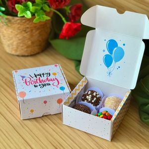 imagem do produto Cx Happy Birthday c/ 4 brigadeiros gourmet 