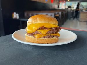 imagem do produto Big Smash Melt Cheddar + R$ 18,99 leve outro burger