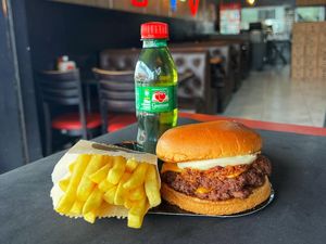 imagem do produto Big Smash Catupiry & Bacon + Guaraná Pet & Fritas + R$ 18,99 leve outro burger