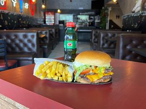 imagem do produto Big Smash Salada + Guaraná Pet & Fritas + R$ 18,99 leve outro burger