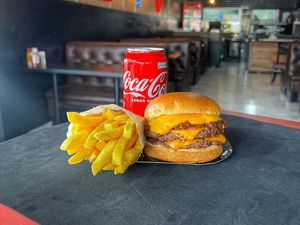 imagem do produto Big Smash Melt Cheddar + lata Coca normal & Fritas + R$ 14,99 leve outro burger