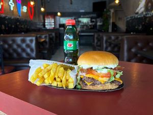 imagem do produto Big Smash Tasty + Guaraná Pet & Fritas + R$ 18,99 leve outro burger