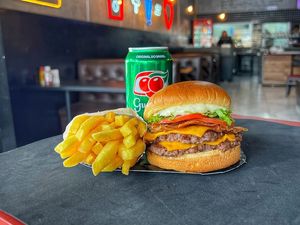 imagem do produto Big Smash Tasty + lata Guaraná Antárctica & Fritas + R$ 14,99 leve outro burger