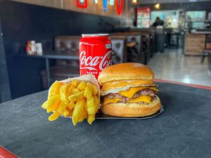 imagem do produto Big Smash Egg + lata Coca normal & Fritas + R$ 14,99 leve outro burger