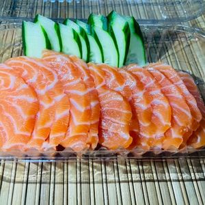 imagem do produto Sashimi de salmão 6 unidades 