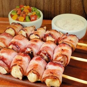 imagem do produto espetinho simples frango com bacon 