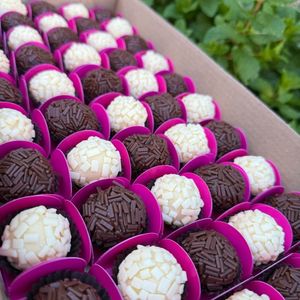 imagem do produto CAIXINHA DE DOCES (9 UNIDADES)