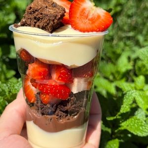 imagem do produto COPO DA FELICIDADE SUPREMO MORANGO ❤️ 250ml