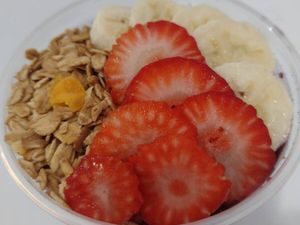 imagem do produto Açaí Natural+Granola+ Morango+ Banana